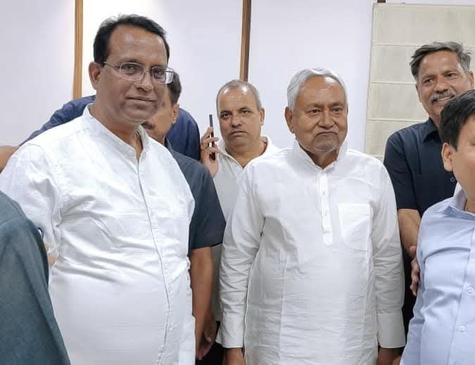 Astrologer with Nitish Kumar